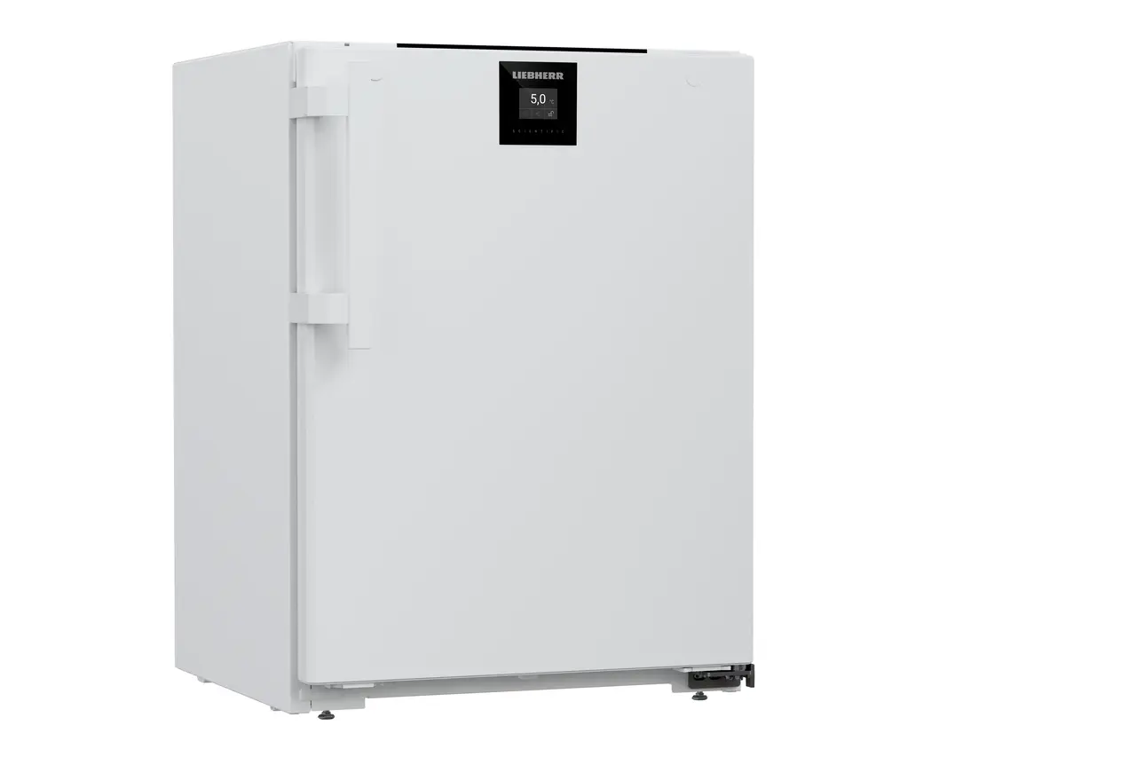 BPV GmbH - KS-201.064 - Liebherr Perfection Medikamentenkuehlschrank HMTvh 1501 H63 mit Schueben - schräg geschlossen